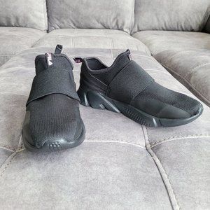 NEW Fila Black Slip On Sneakers Size 6